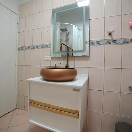 Matisse No7 - One Bedroom With Balcony Appartamento Tirana