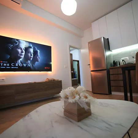 Matisse No7 - One Bedroom With Balcony