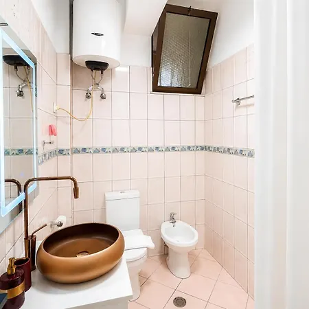 Апартаменты Matisse No7 - One Bedroom With Balcony Тирана
