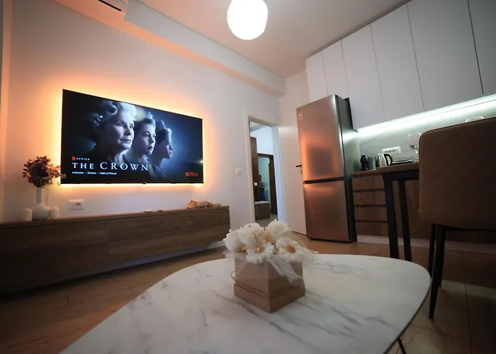 Matisse No7 - One Bedroom With Balcony